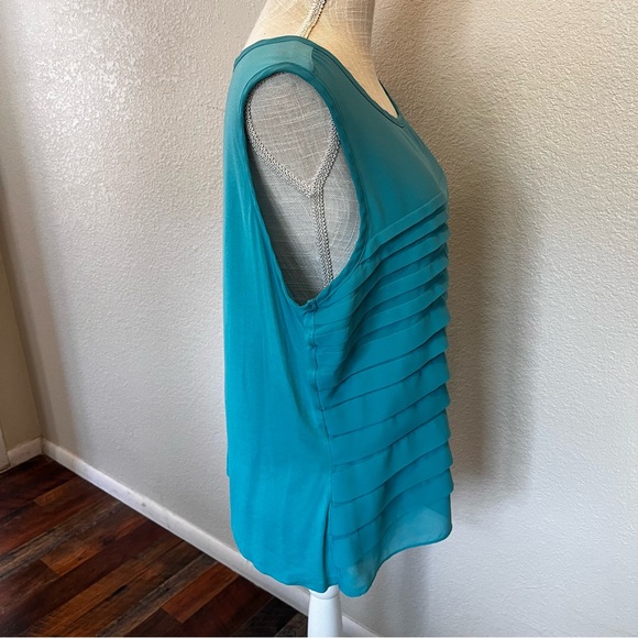 Avenue Turquoise Sleeveless Women's Top - Size 14/16 - Picture 4 of 14
